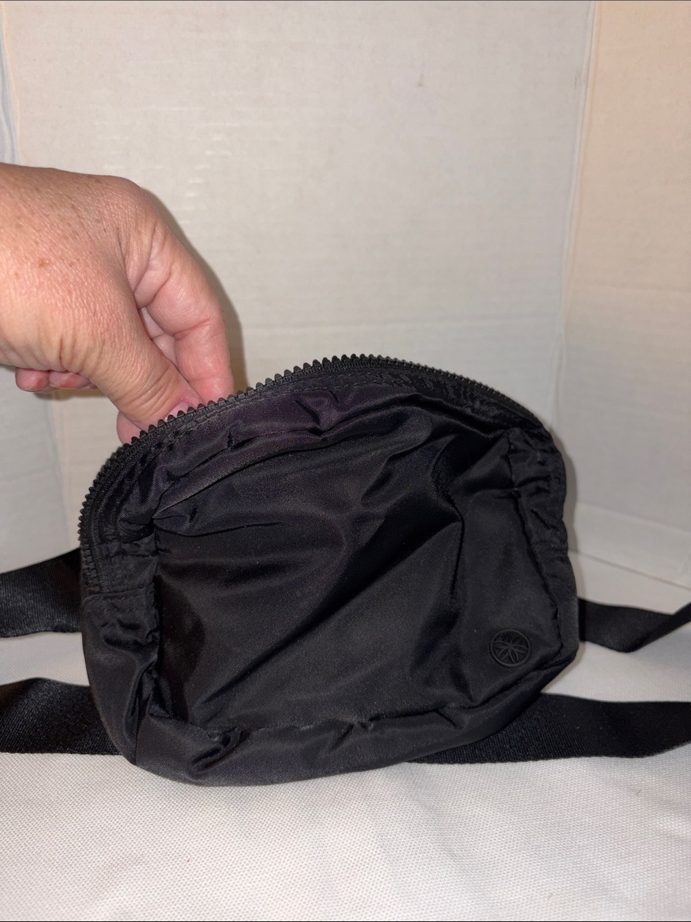 Gaiam Belt Bag in Black